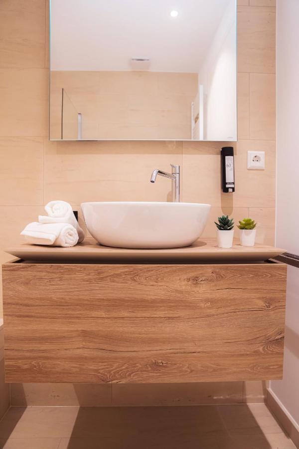 Hamilius Center By Rentaroo Apartment