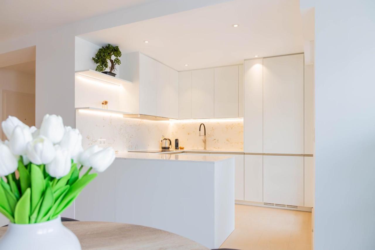 Hamilius Center By Rentaroo Apartment